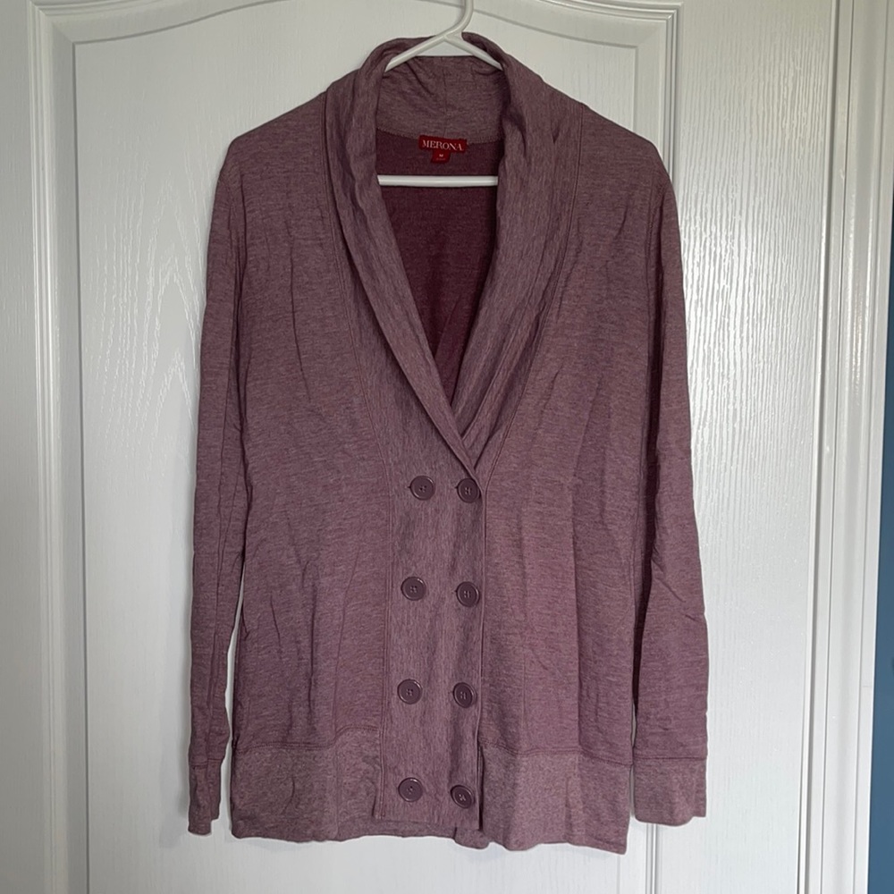 Women’s M plavender Merona light sweater.